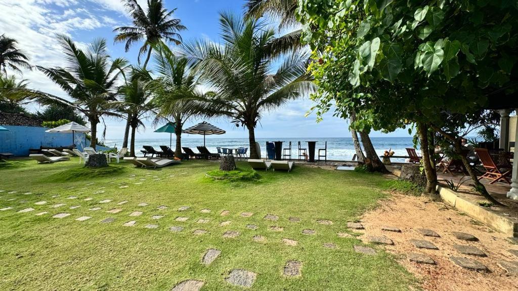 Isle Of Thalpe Acomodação com café da manhã Unawatuna Exterior foto