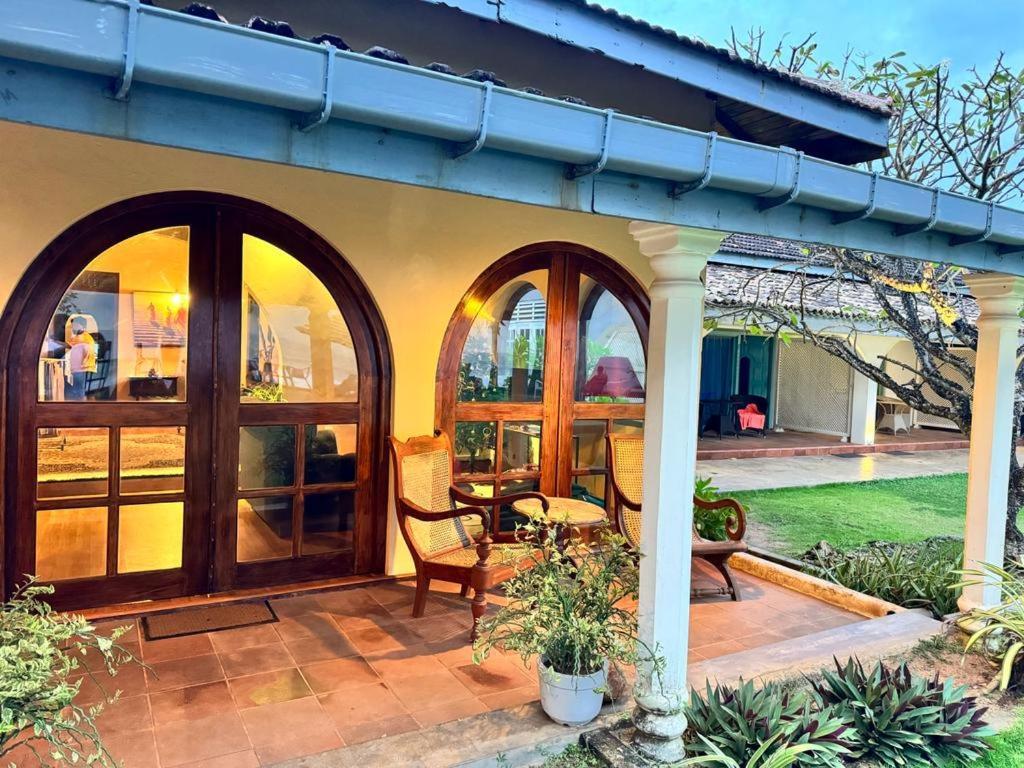 Isle Of Thalpe Acomodação com café da manhã Unawatuna Exterior foto