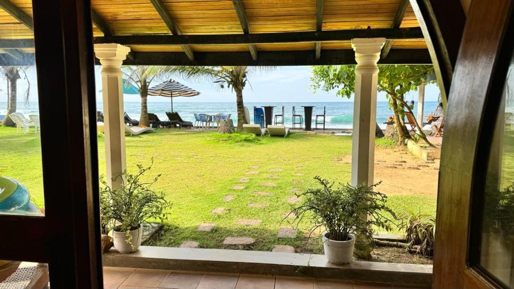 Isle Of Thalpe Acomodação com café da manhã Unawatuna Exterior foto