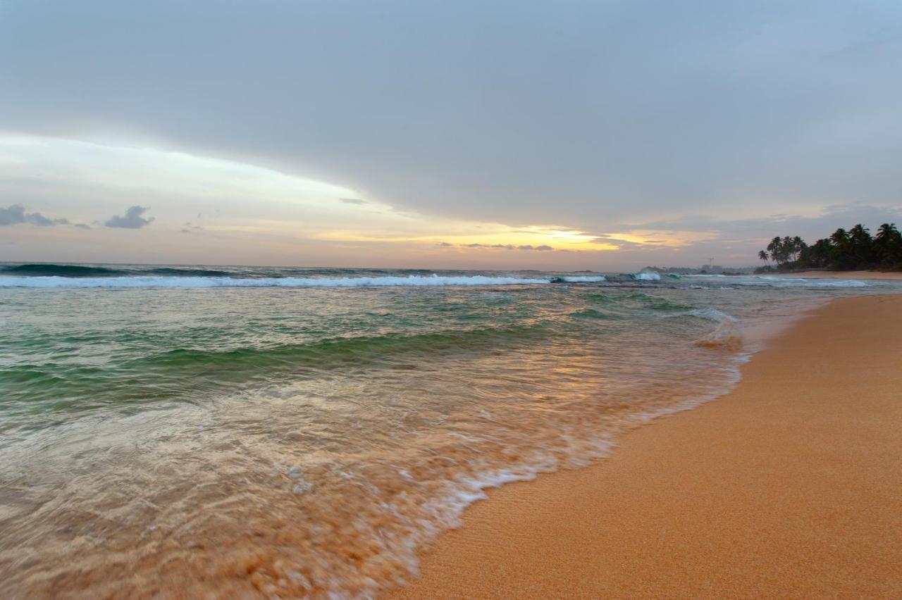 Isle Of Thalpe Acomodação com café da manhã Unawatuna Exterior foto